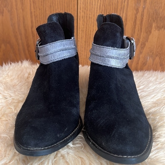 Rebels Black Suede Cut Out Ankle Booties Sz-7.5 - Picture 2 of 14